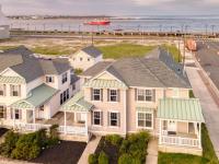 Perfect 5 Star Beach Block with Hot Tub - B&B