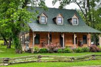 Quiet Hollister Cabin Walk to Lake Taneycomo - B&B