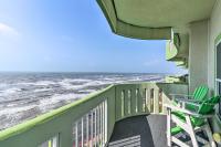 Pool Access, Walk to Beach Galveston Condo! - B&B