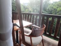 The Boat Homestay and Spa - B&B Balige