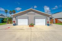 Dog Friendly Home wPrivate Fenced Yard, Garage & Fire Pit STEPS to the Beach! - B&B