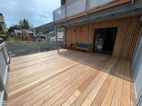 Luxusní Apartmán GRAND v centru Harrachova se soukromou Mega terasou, s privátním parkováním zdarma, s možností dobíjení wallbox EV a výhledem na Harrachovský kostelíček - Ferienwohnung Harrachov