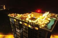 Genting Vista Superior 4BR & 4Baths Suite, Up to15 Pax, Bathtub, Coway Dispenser, 65'SmartTV, 2 Private Parking - B&B Genting Highlands