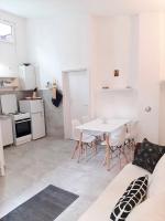 Apartment White - B&B Petrovac na Moru