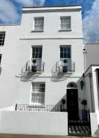 Gloucester Place Townhouse with Hot Tub! - B&B Cheltenham