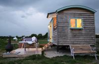 Luxury Retreat 30mins Taxi Ride From West London - B&B Chessington