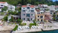 Apartment Antun - Adriatic coast retreat - B&B Blace