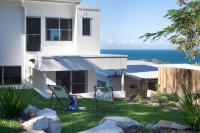 Coolum Beach Holiday House - B&B