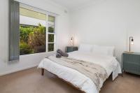 Stay Here On Pier- 2 Bdrm Sleeps 4 Beach Wifi - B&B