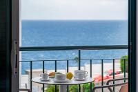 Reis Magos IV by An Island Apart - B&B Caniço