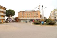 AMPIO BILOCALE Caorle LUNGOMARE LEVANTE - B&B