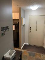 Chris Cozy Condo Commonwealth #205 Edmonton - B&B Edmonton