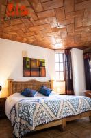 Deluxe Room (2 Adults + 1 Child)