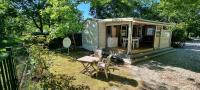 Mobile home avec terrasse et piscine. - B&B