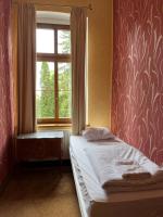 Zweibettzimmer mit Gartenblick