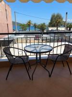 kosta's apartments. - Ferienwohnung Néa Péramos