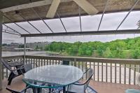 2 Mi to Margaritaville! Lake-View Retreat w/ Pool - Bed and Breakfast Osage Beach