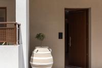O-Cyanea Villa with Heated Pool - B&B Kournás