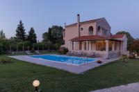 Country Villa Verde - 2Floor Family Home - Bed and Breakfast Grevedianá