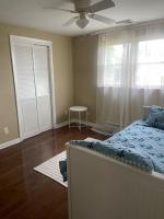 Three Bedroom House - Cape May short walk to the Bay - B&B North Cape May