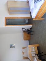 Tweepersoonskamer met 2 Aparte Bedden en Badkamer