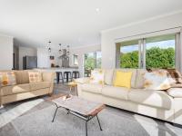 B&B Waihi Beach - Modern Beach Break - Waihi Beach Holiday Home - Bed and Breakfast Waihi Beach