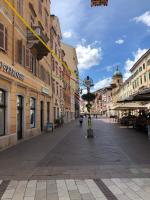 Apartment Tashi, Korzo - Rijeka, 2 bedrooms - Bed and Breakfast Rijeka