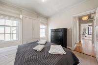 1 Bed Executive Apartment near Liverpool Street Station FREE WIFI by City Stay Aparts London - B&B