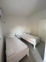 Zweibettzimmer mit Bad