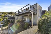 Breakers 12 - BYO Linen - B&B Lorne