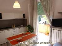 Apartment with Private External Bathroom
