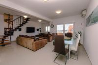 Large 3-bedroom apartment near Split Dalmatia - Bed and Breakfast Kutleše