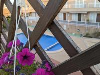 SunRise Den, a pie de playa, vista al mar y piscina - B&B