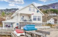 B&B Sand - Amazing Home In Vanvik With Kitchen - Bed and Breakfast Sand