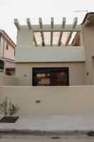 Zimmer mit Kingsize-Bett und Balkon