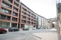 Newcastle Quayside - Sleeps 8 - Central Location - B&B
