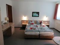 Triple Room with Shower