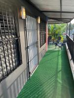 Apartemen dengan Balkon