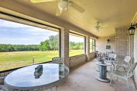 Charming Cameron Farm Retreat about 41 Mi to TAMU - B&B