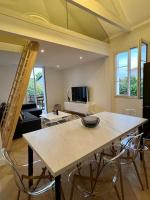 Piscine et jacuzzi Loft ravissant dans une maison basque - Chambres d’hôtes Anglet