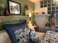 Charming studio with private patio - Bed and Breakfast Stavanger