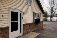 Large 1 BR Cottage, KING BED on the Lake - B&B