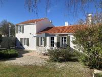 Maison charmante 6 pers, jardin clos, TV et Wifi, proche commerces et plage, petit chien accepté. - FR-1-224B-165 - B&B