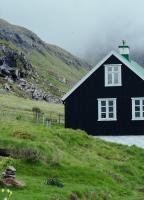 Authentic Faroese House / Unique Location / Nature - Bed and Breakfast Hellur