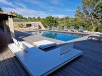 B&B Nîmes - Magnifique villa de luxe au coeur de la garrigue - Bed and Breakfast Nîmes