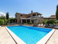 B&B Montižana - Villa Salvea with heated pool - Bed and Breakfast Montižana