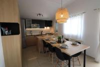 Cozy Designed & Sea view Apartment SULYE, Zaboric Sibenik - Chambres d’hôtes Zaboric