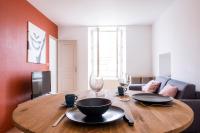 B&B Segré - Gîte Terracotta de Segré ✰ cuisine ✰ chambre (lit queen size) ✰ salon - Bed and Breakfast Segré