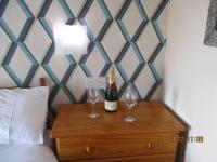 Sefton Lodge SEAFRONT ,PANORAMIC SEA VIEW ENSUITE BALCONY ROOMS AVAILABLE, GUEST GARDEN - Ferienwohnung Paignton