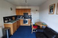 Stylish, comfortable apartment with balcony - B&B Plymouth
